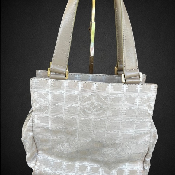 - Chanel Travelline Tote - Picture 9 of 12